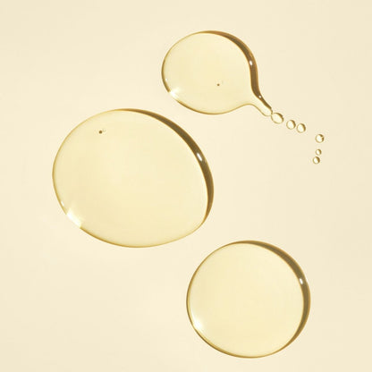 Oribe Gold Lust Hair Oil – Close-Up Texture Showing Luxury Hair Treatment for Shiny Hair