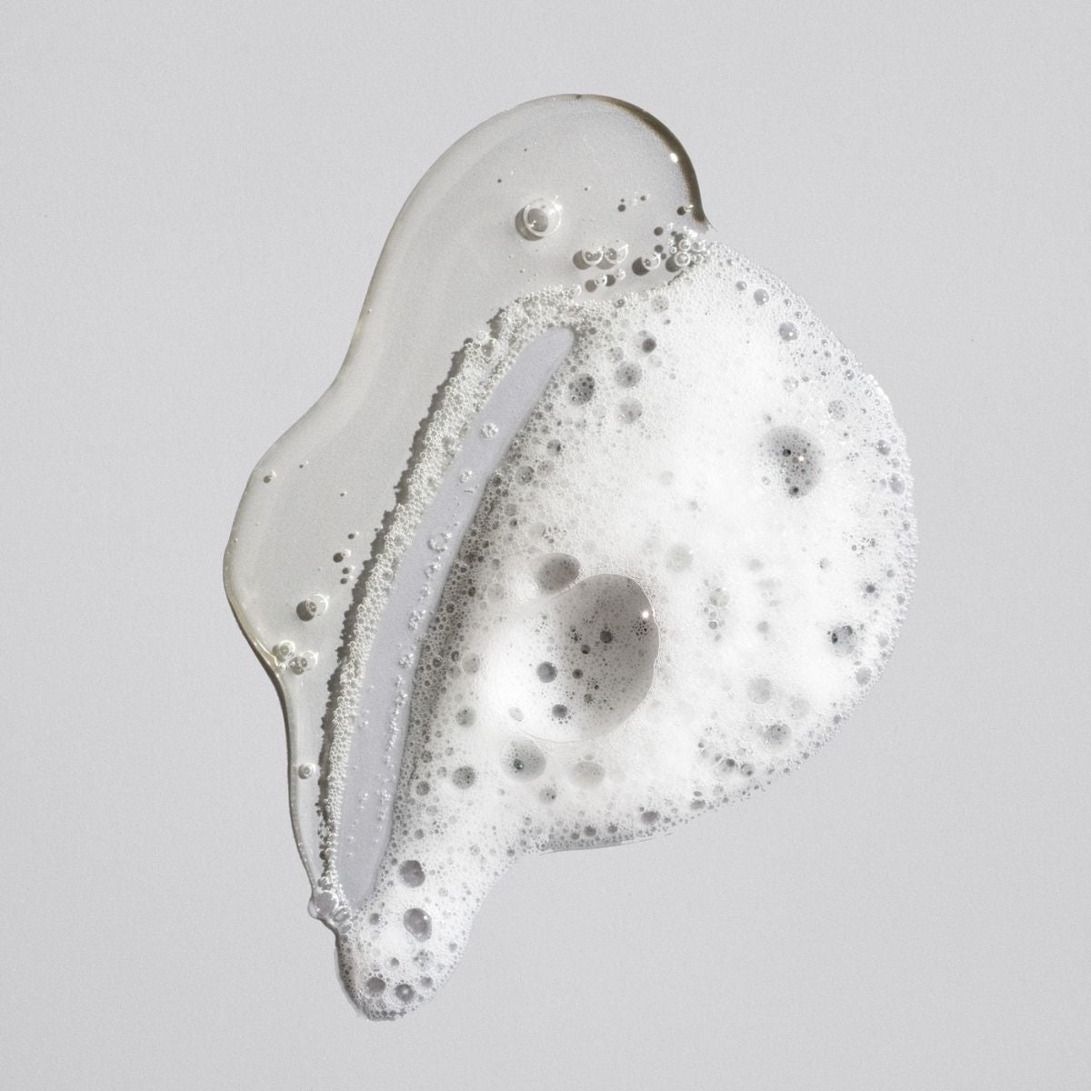 Oribe Signature Shampoo – Close-Up Texture Showing Luxury Haircare Formula